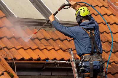 Démoussage et hydrofuge de toiture à Bierville